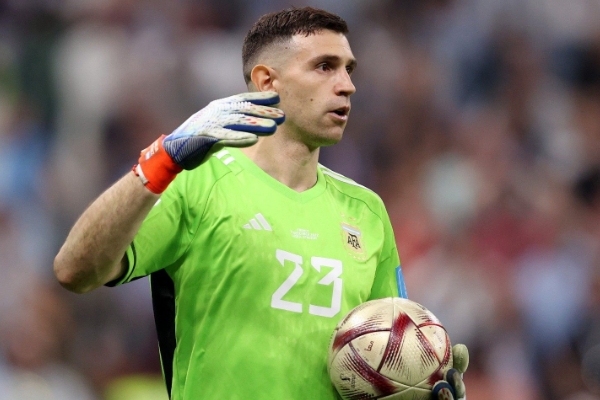 莫佩調(diào)侃撞傷萊諾成就大馬?。骸半y道他不應(yīng)該對(duì)我心存感激嗎？”